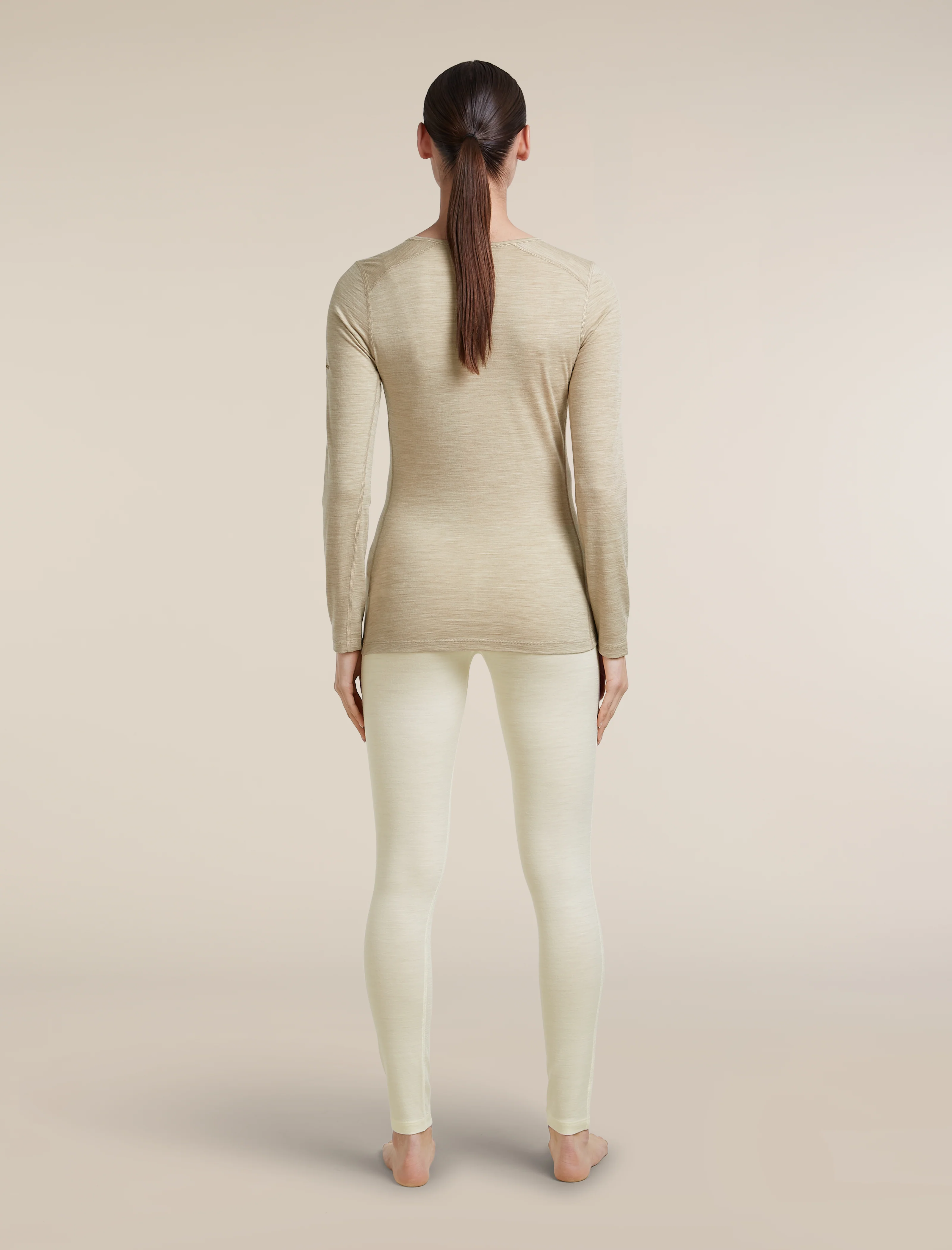 Women's Merino 200 Oasis Long Sleeve V Neck - Image 7
